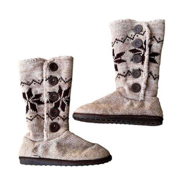 Muk Luks Shoes - Mukluks coquette winter button boots Size 11